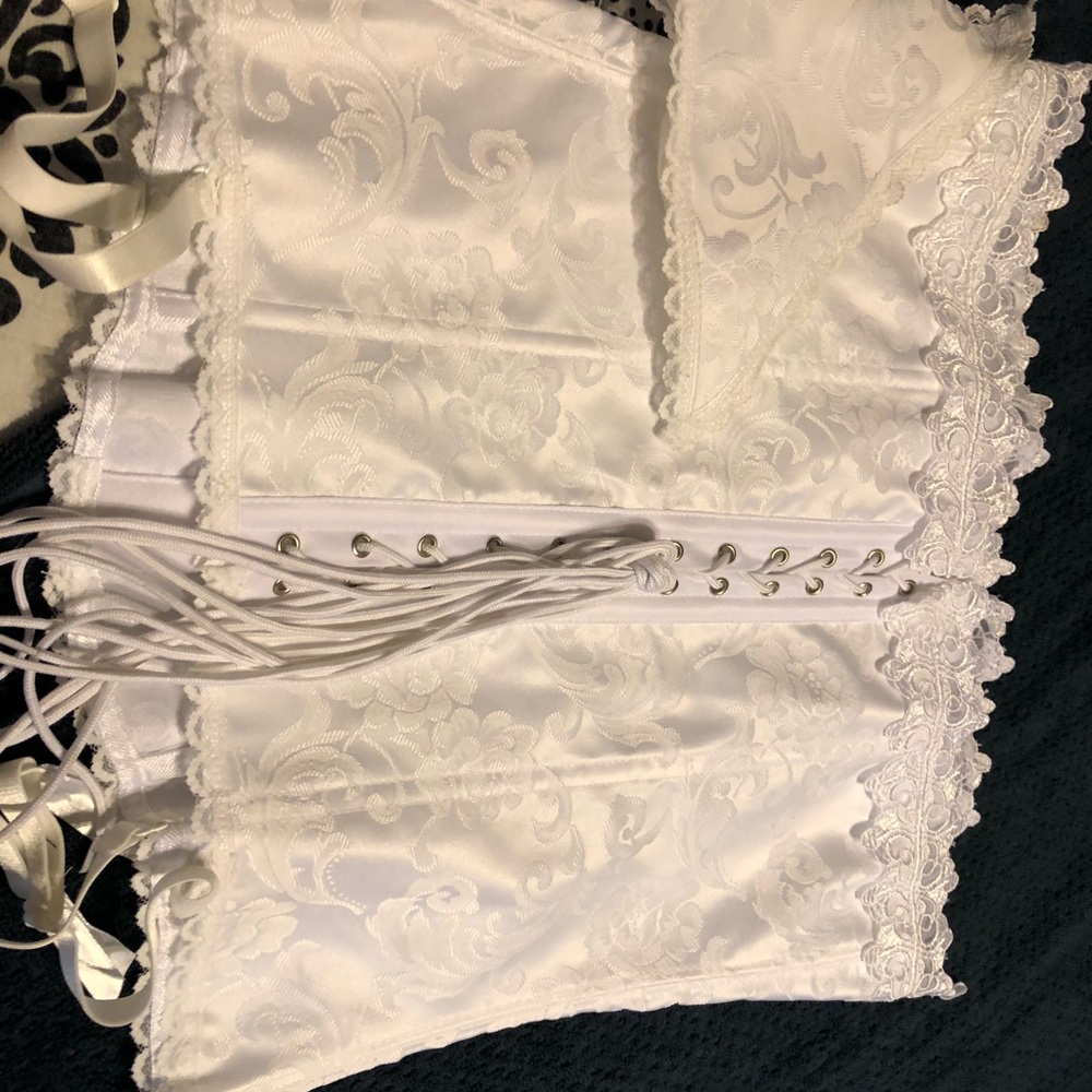 Fredericks Corset w thong pantiesNew without tags